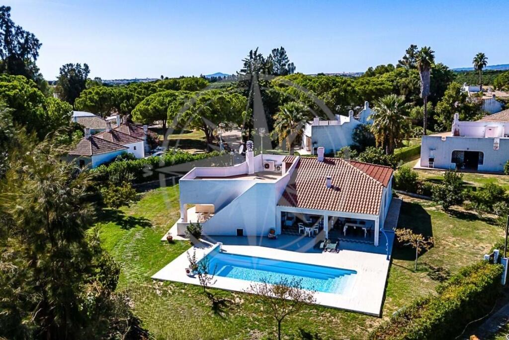 Main image of property: Algarve, Conceicao