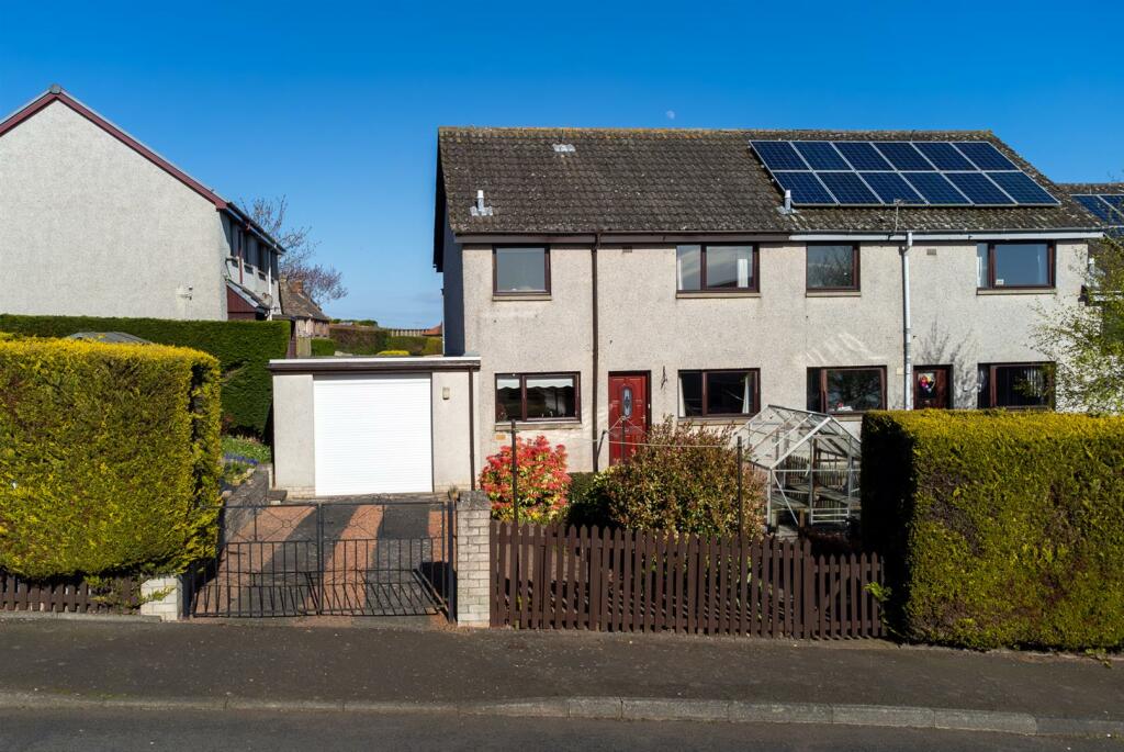 3 bedroom end of terrace house for sale in 33 Erskine Road, Chirnside, TD11