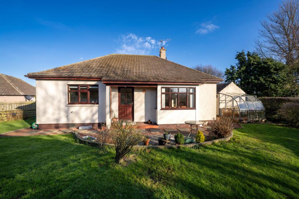 3 bedroom detached bungalow