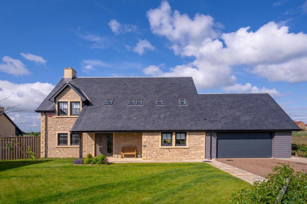4 bedroom detached house