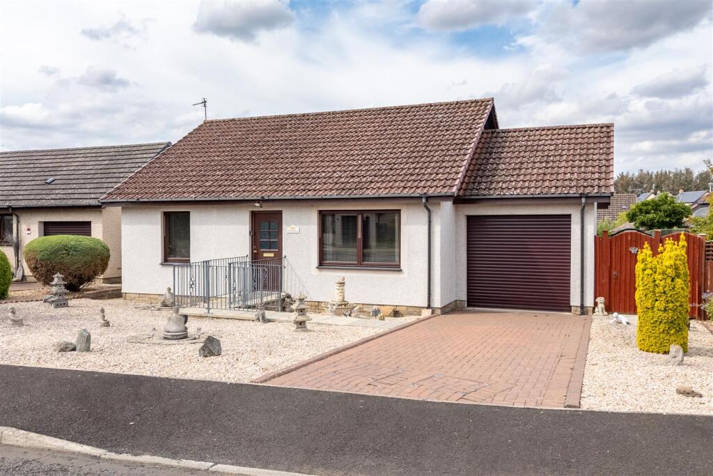 3 bedroom detached bungalow