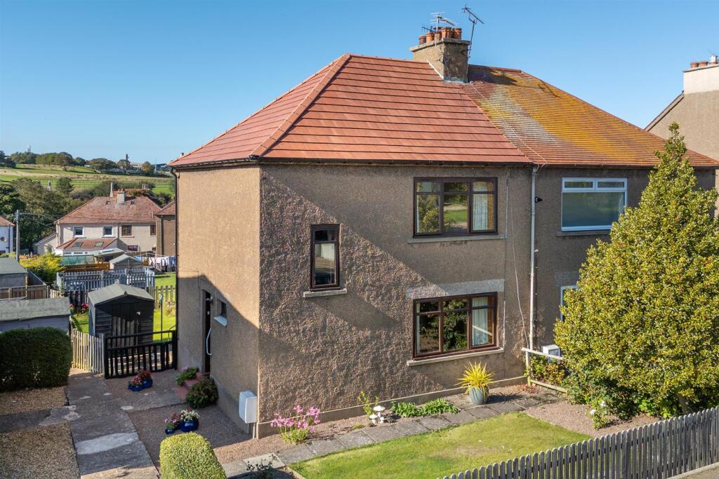 Main image of property: 28 Gunsgreen Crescent, Eyemouth