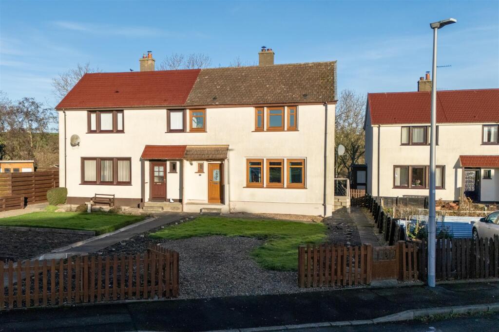 Main image of property: 33 Ladeside, Reston, TD14