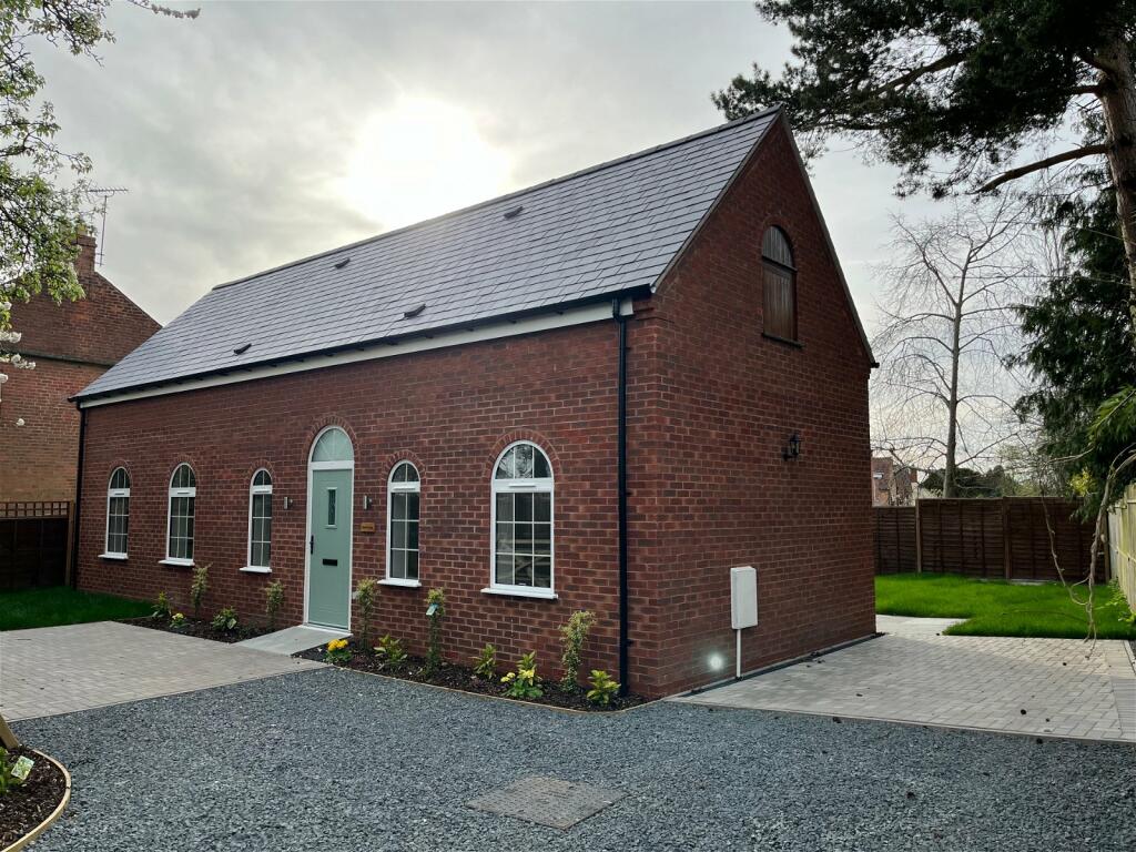 3 bedroom detached house for sale in Churchview House, Chapel Lane, Atch Lench, Evesham, WR11