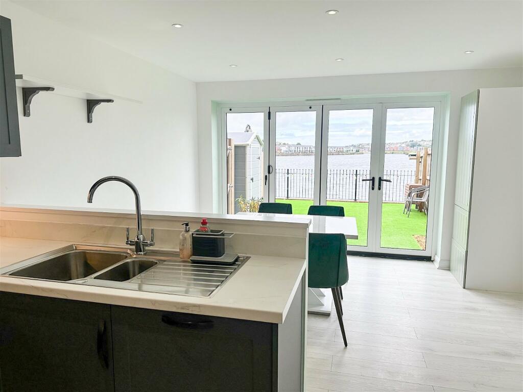 Additional property image - FFordd Wallace, Barry, Vale of Glamorgan