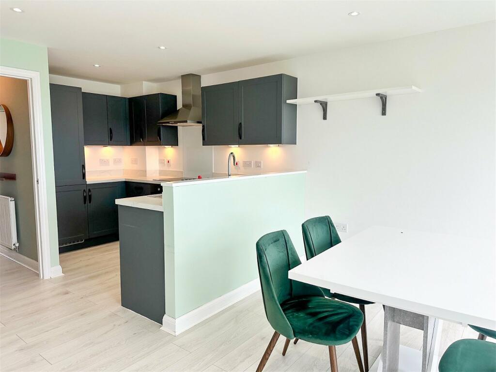 Additional property image - FFordd Wallace, Barry, Vale of Glamorgan