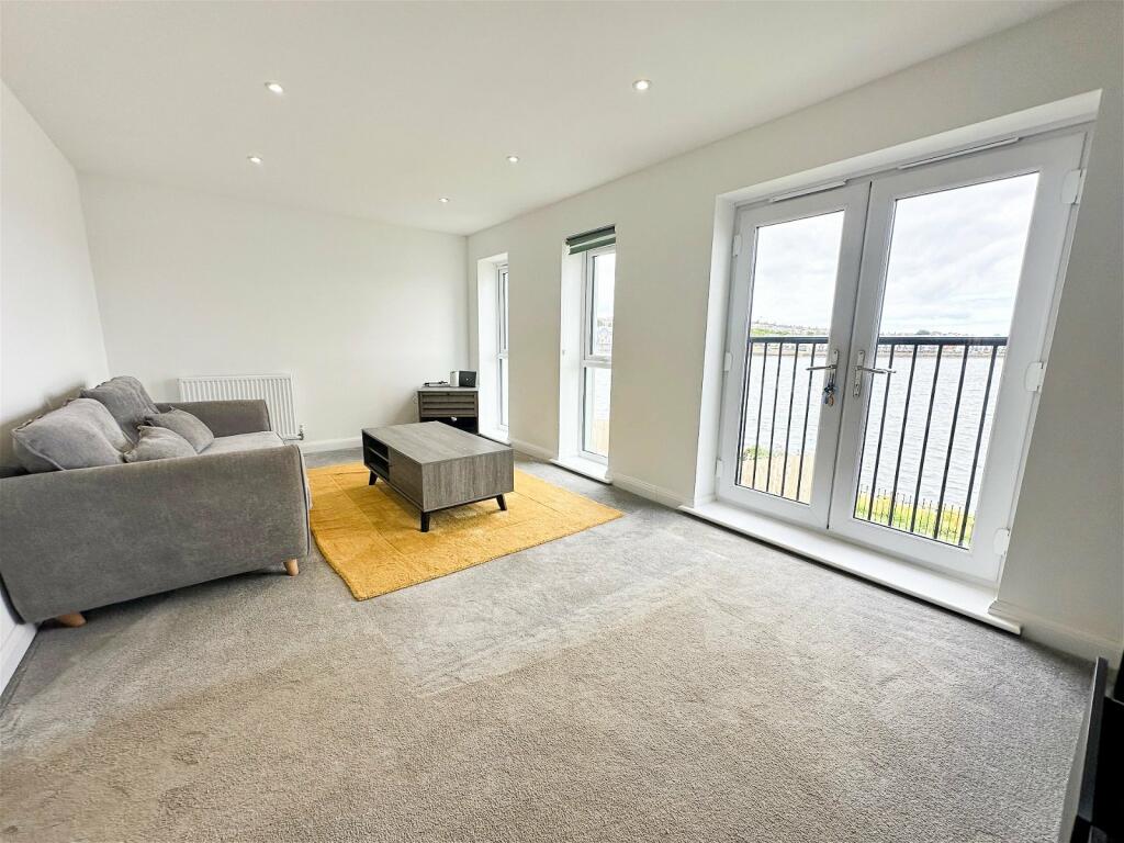 Additional property image - FFordd Wallace, Barry, Vale of Glamorgan