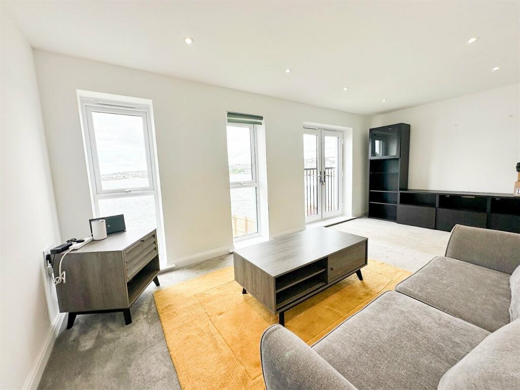 Additional property image - FFordd Wallace, Barry, Vale of Glamorgan
