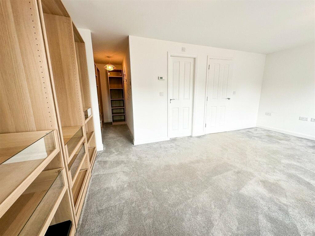 Additional property image - FFordd Wallace, Barry, Vale of Glamorgan