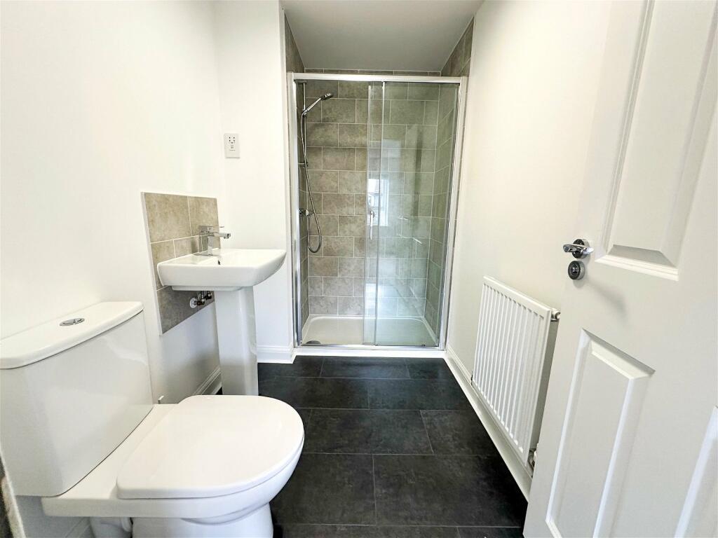 Additional property image - FFordd Wallace, Barry, Vale of Glamorgan