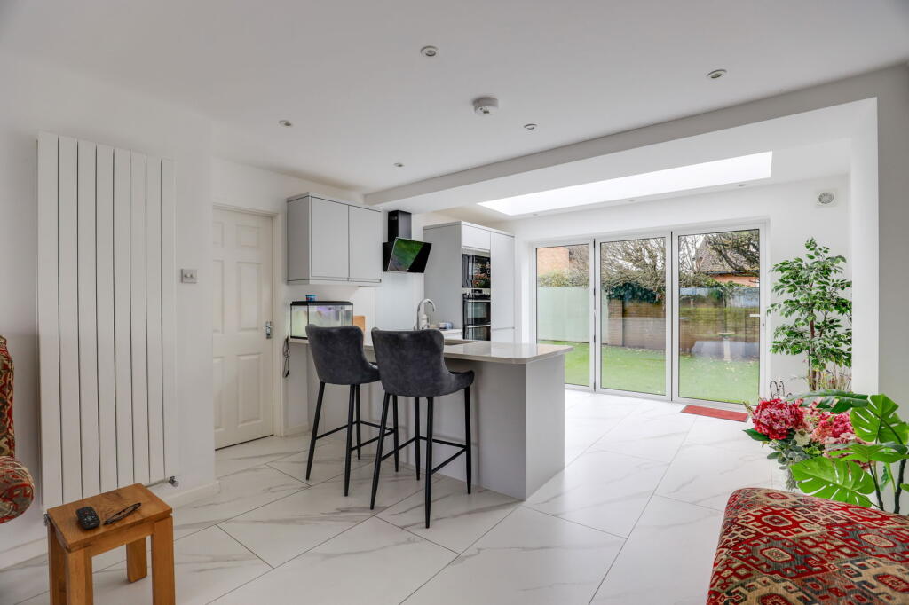 Additional property image - Whitcliffe Drive, Penarth