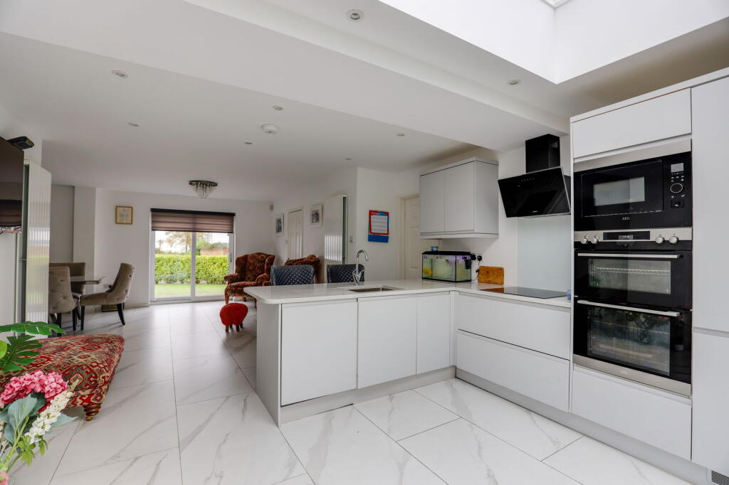 Additional property image - Whitcliffe Drive, Penarth
