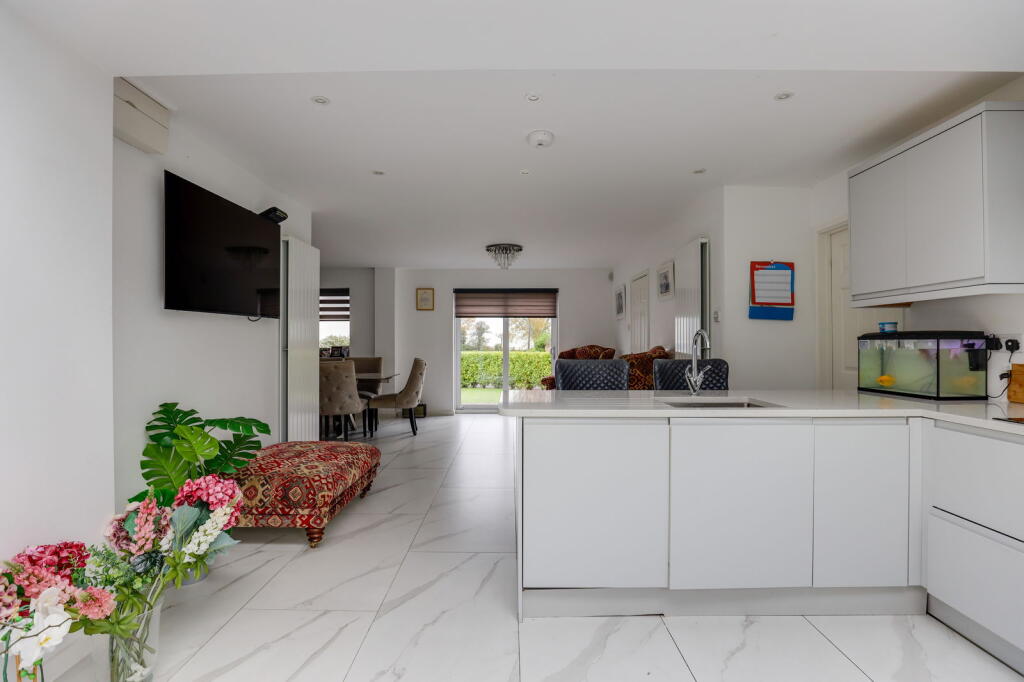 Additional property image - Whitcliffe Drive, Penarth