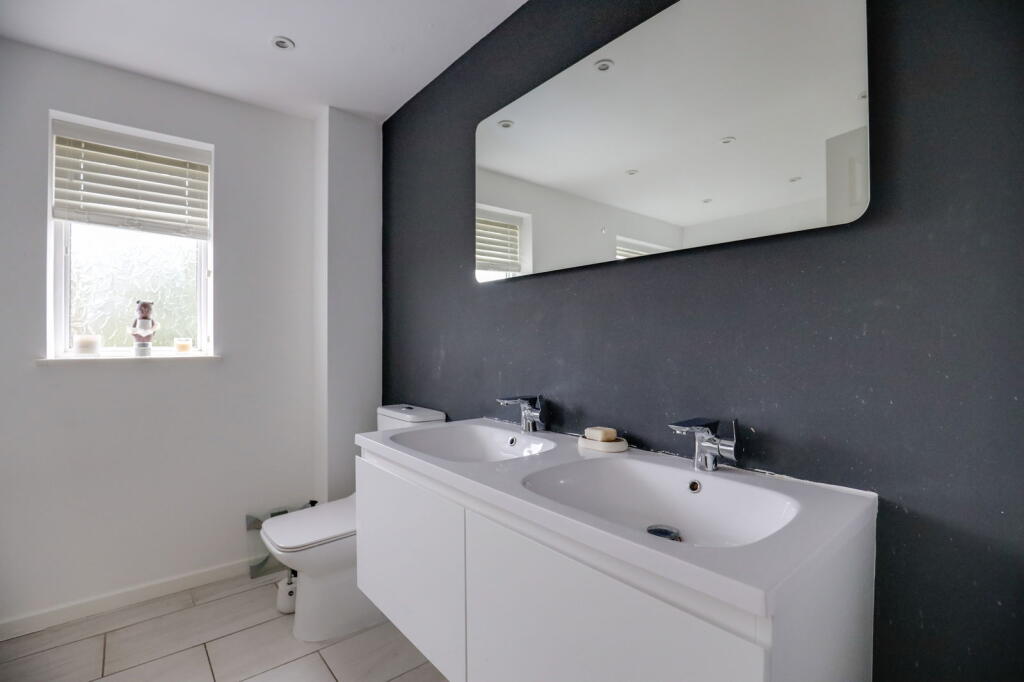 Additional property image - Whitcliffe Drive, Penarth