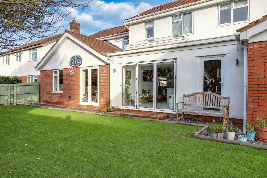 Additional property image - Whitcliffe Drive, Penarth