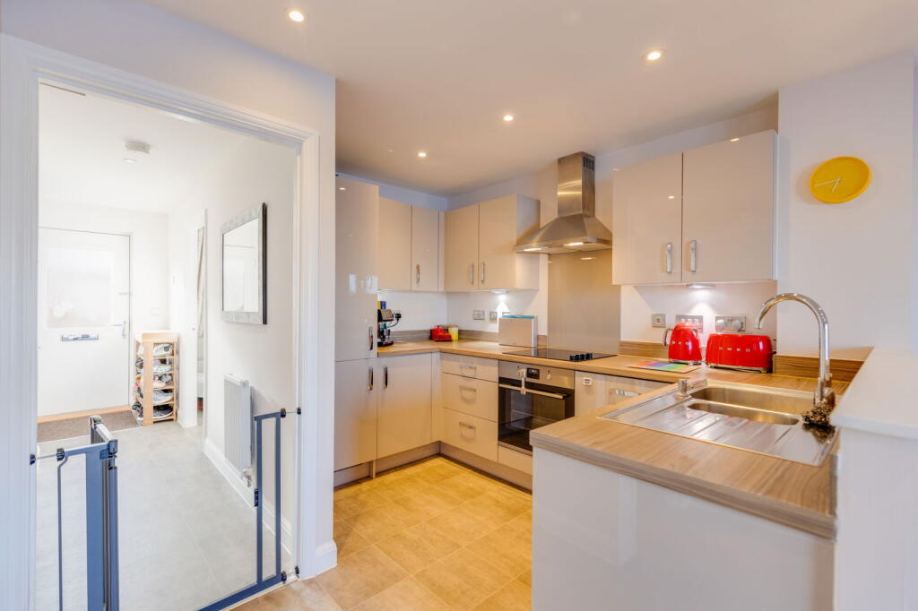Additional property image - Ffordd Pentre, Barry