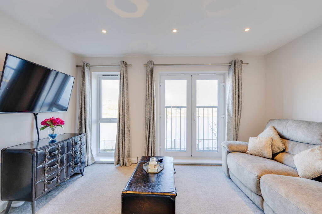 Additional property image - Ffordd Pentre, Barry