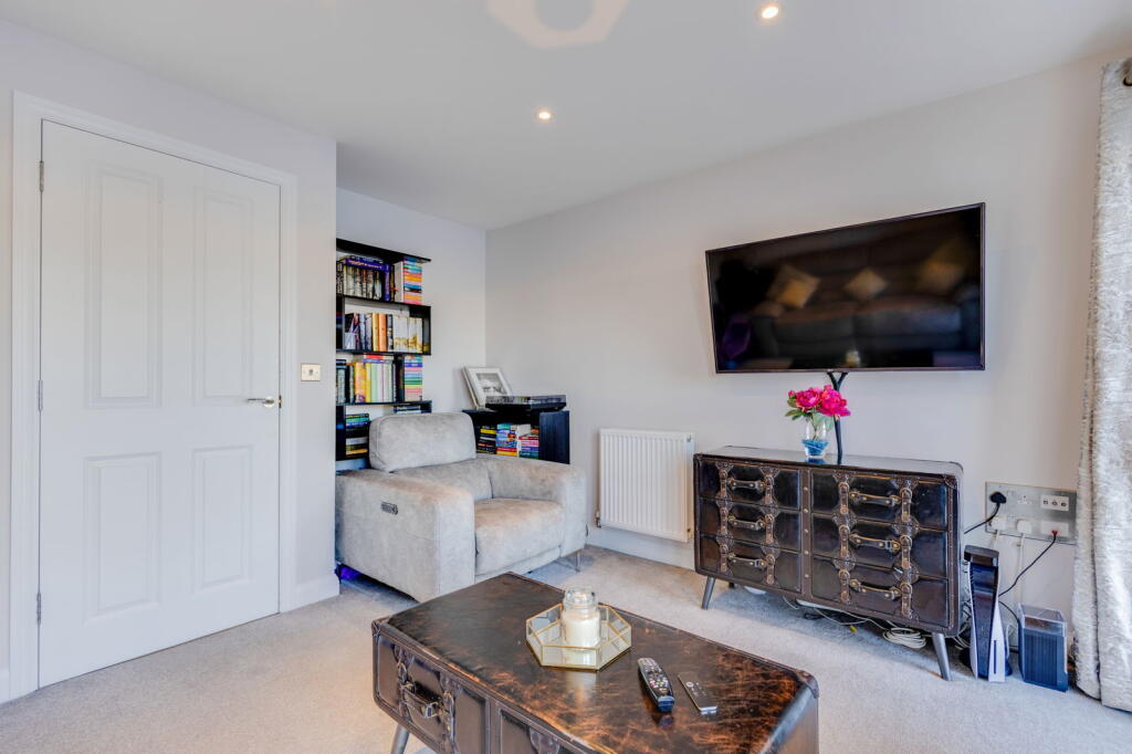 Additional property image - Ffordd Pentre, Barry