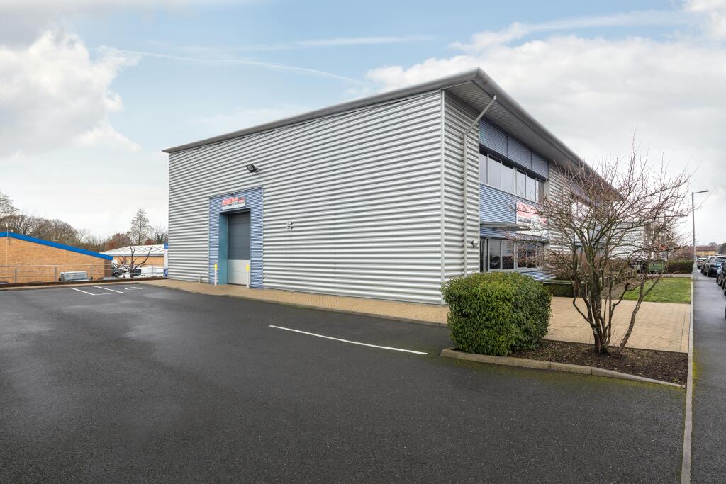 2019-942 Yeovil Road - STE -6696.jpg