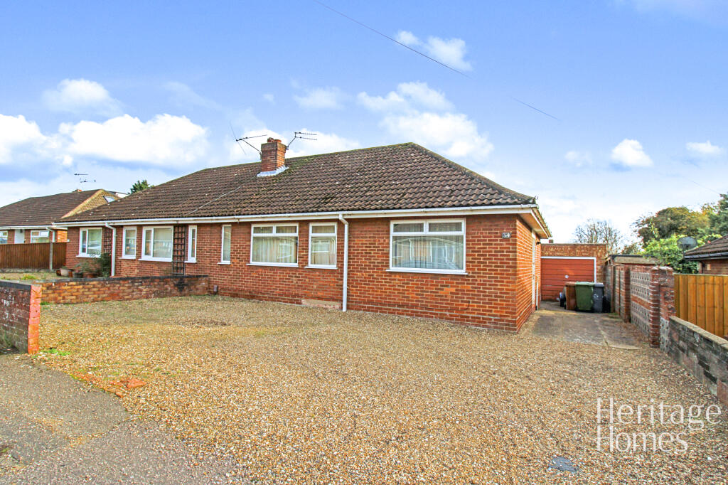 2 bedroom bungalow for sale in Drayton Wood Road, Hellesdon, Norwich
