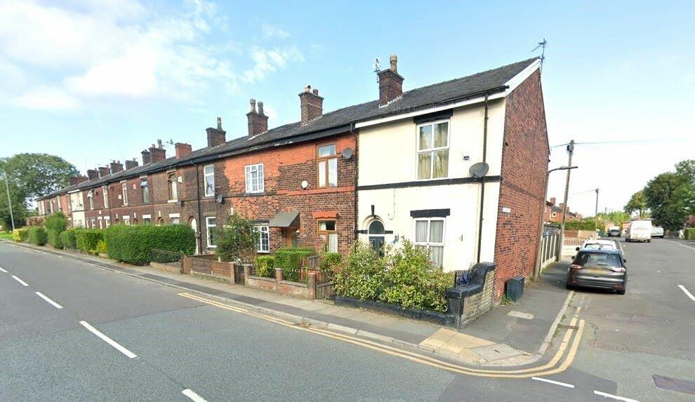 2 bedroom terraced house for sale in 233 Dumers Lane, Radcliffe