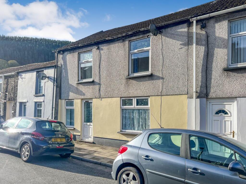 Main image of property: 134 Trehafod Road, Pontypridd, Rhondda Cynon Taf, CF37 2LL