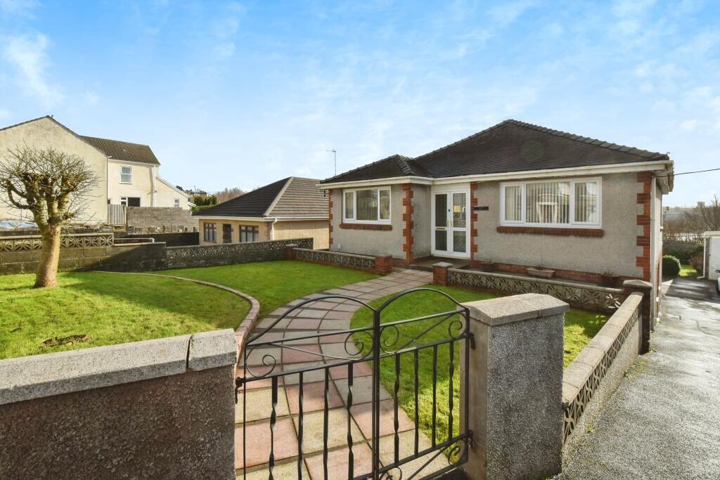 Main image of property: 16B Llandafen Road, Llanelli, Carmarthenshire, SA14 9BD