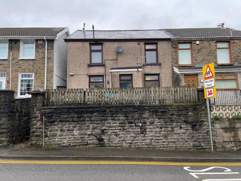 Main image of property: 195 High Street, Porth, Rhondda Cynon Taf, CF39 9AW