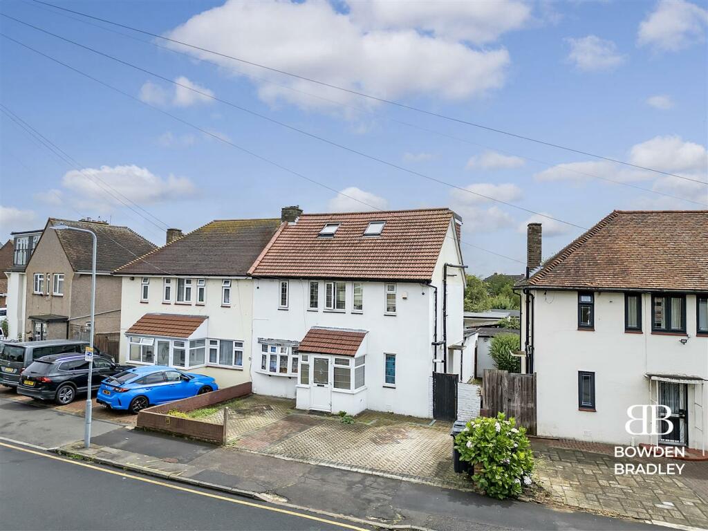 7 bedroom semidetached house for sale in Oaks Lane, Newbury Park, IG2