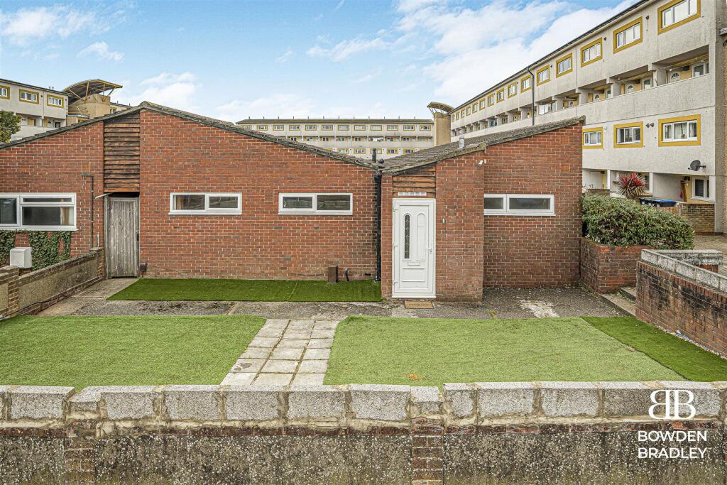 Main image of property: Limes Avenue, Chigwell