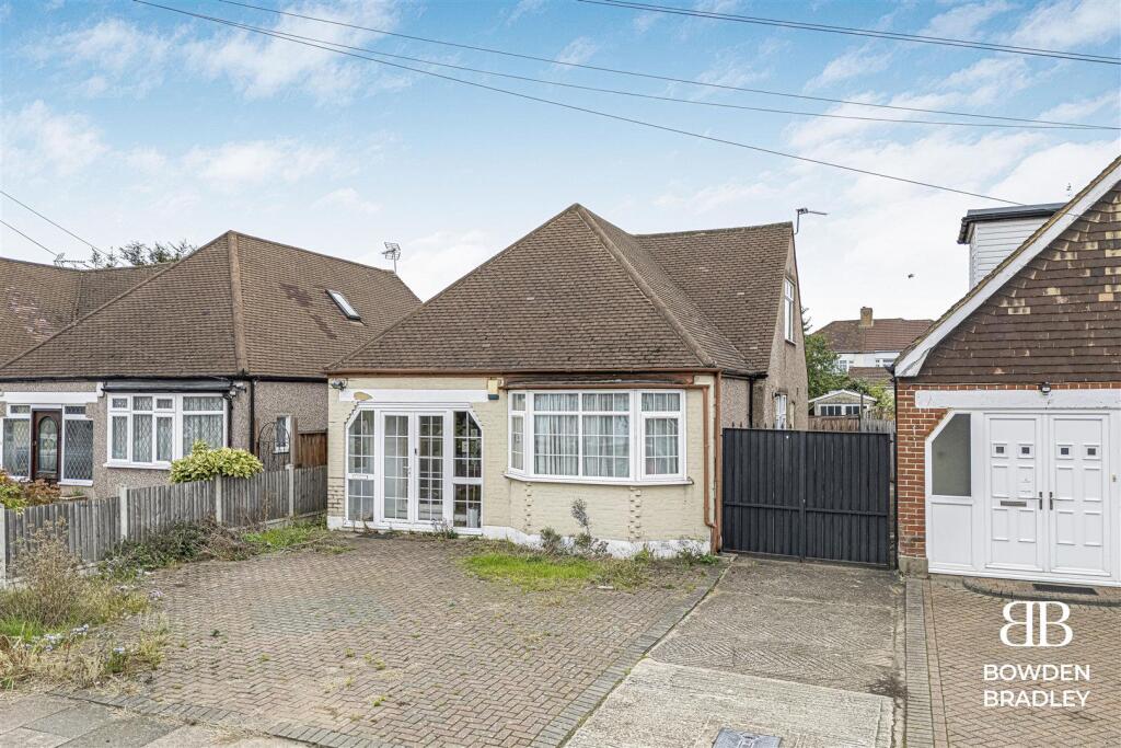 3 bedroom detached bungalow