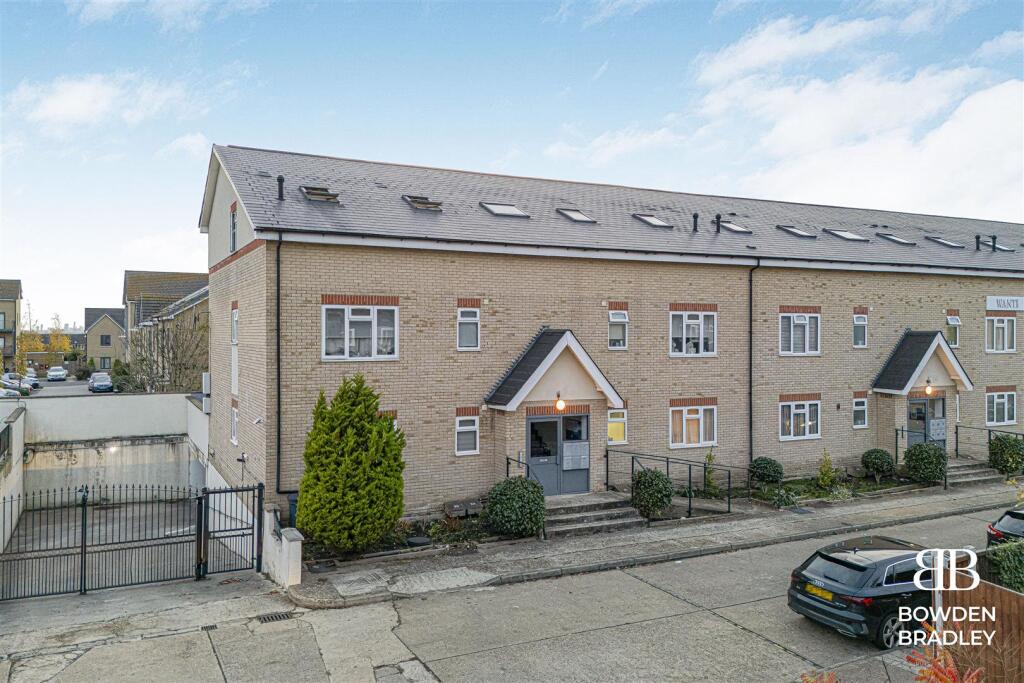 Main image of property: Yellowpine Way, Chigwell