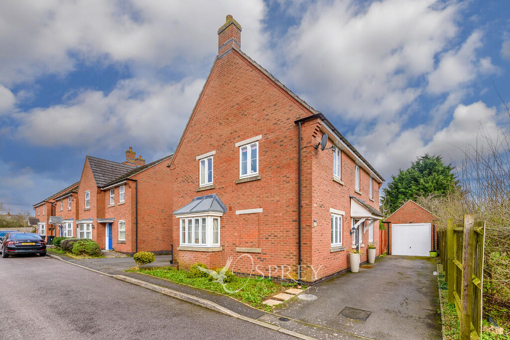 4 bedroom detached house for sale in Laxton Close, Melton Mowbray, LE13