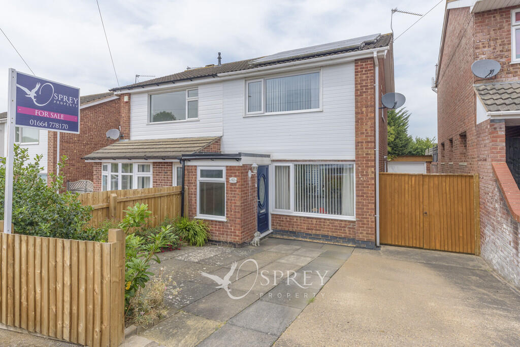 3 bedroom semi-detached house