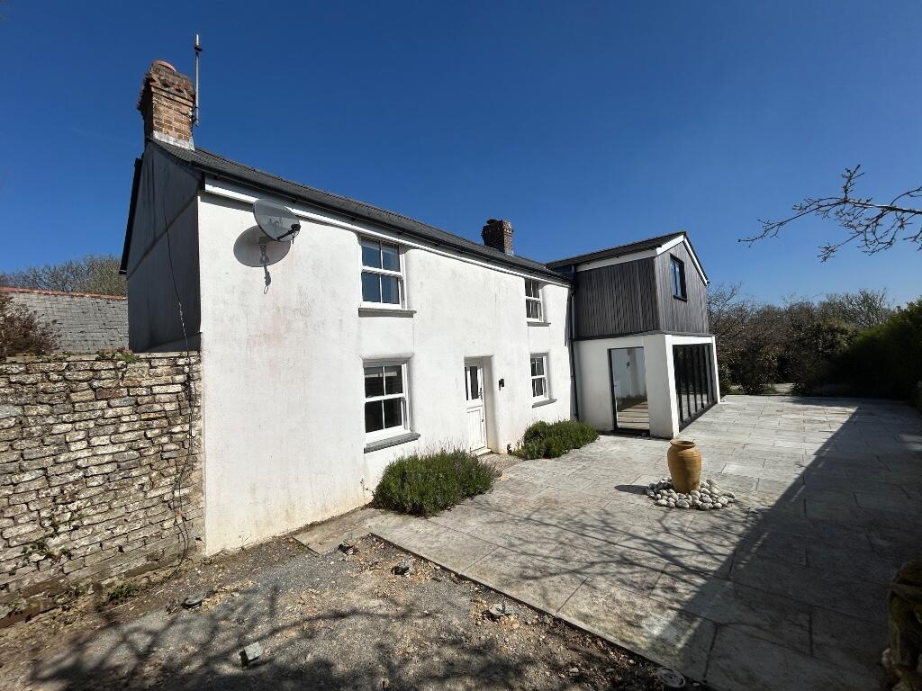 Main image of property: Carnon Downs, TR3