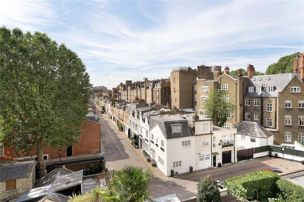 Main image of property: Pont Street, Knightsbridge, London, SW1X
