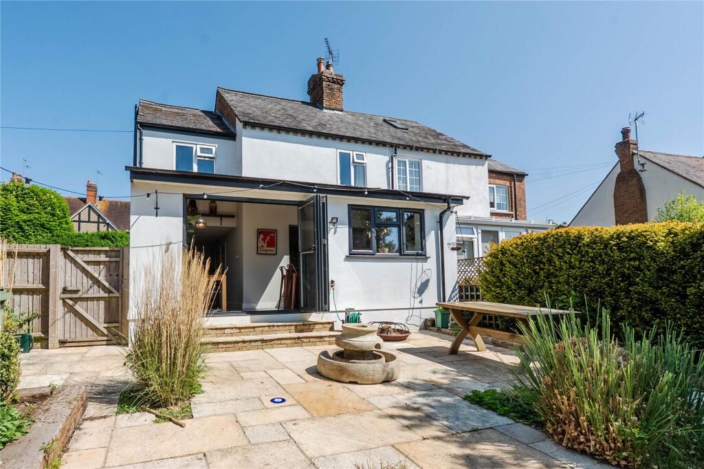 Main image of property: Watling Street, Little Brickhill, Buckinghamshire, MK17