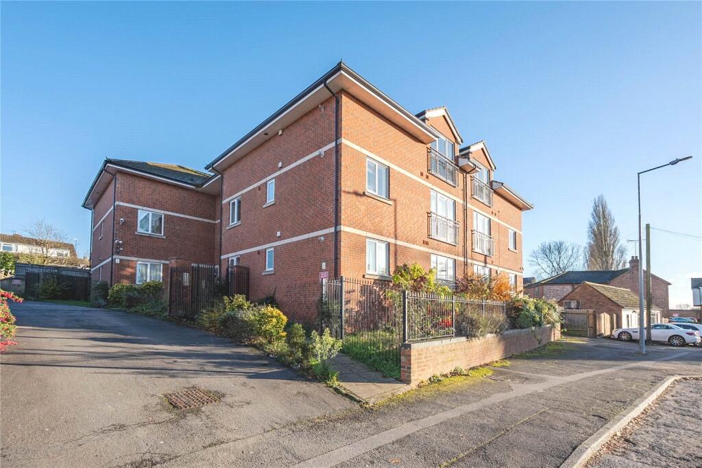 Main image of property: Shenley Apartments, 6 Shenley Road, Bletchley, Bucks, MK3
