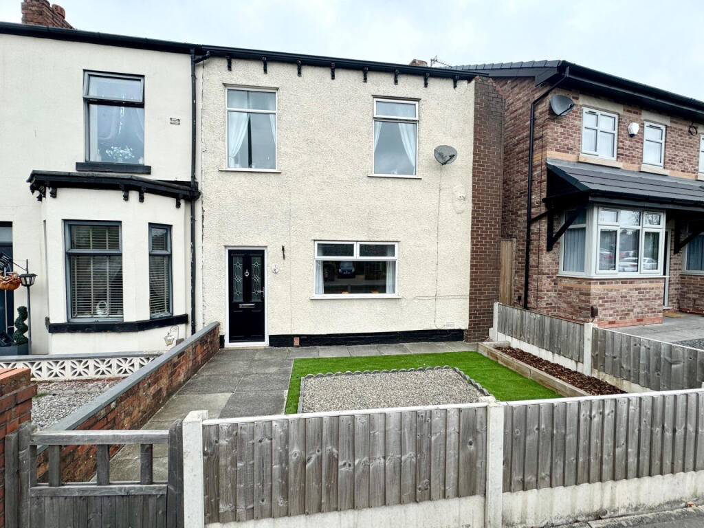 2 bedroom end of terrace house for sale in Liverpool Road, Hindley, WN2