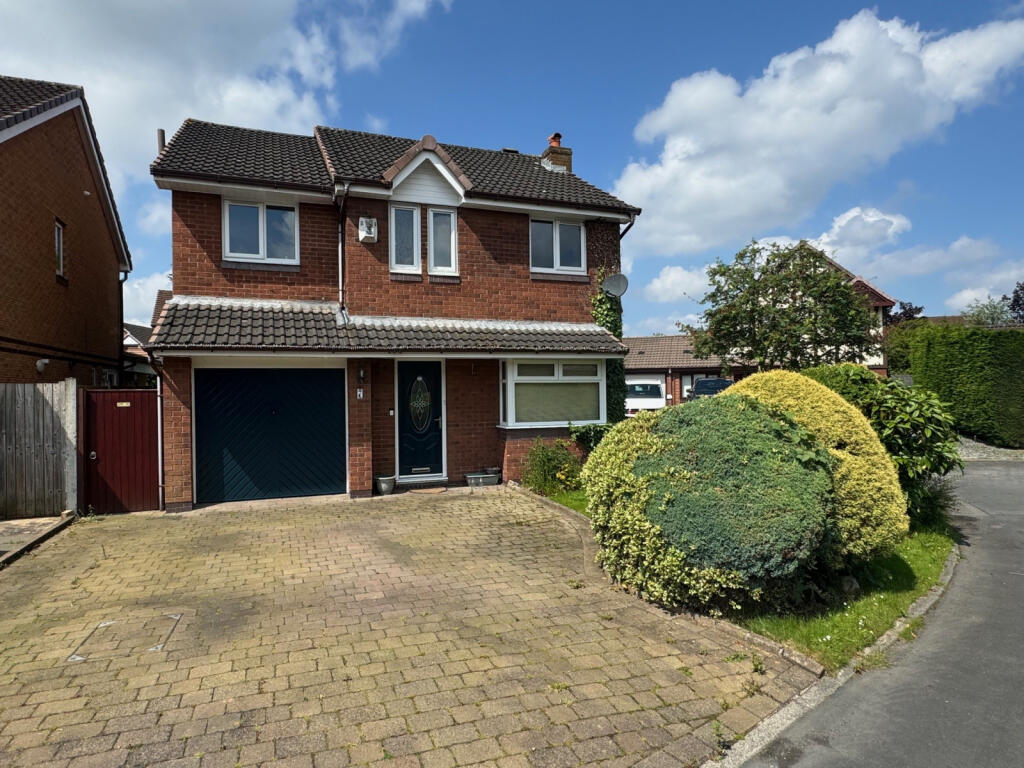 3 bedroom detached house for sale in Torver Close, Hawkley Hall WN3