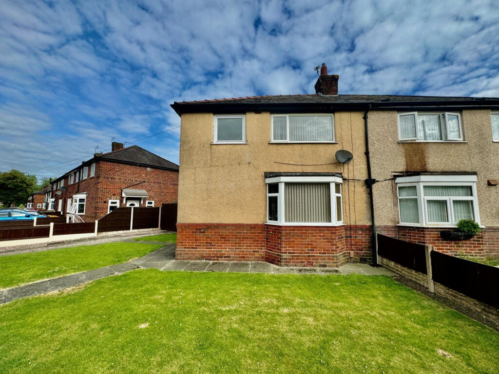 2 bedroom semidetached house for sale in Woodland Avenue, Hindley