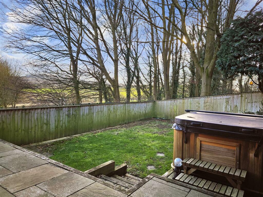 Additional property image - Willetts Drive, Halesowen, West Midlands