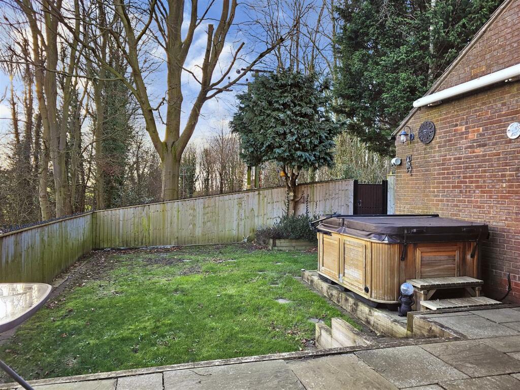 Additional property image - Willetts Drive, Halesowen, West Midlands