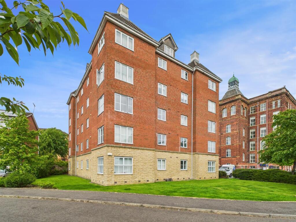 2 bedroom flat