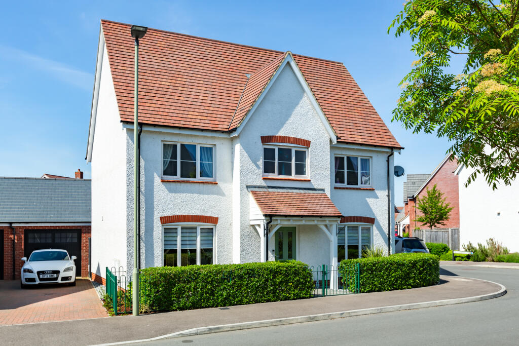 4 bedroom detached house for sale in Siskin Way, Hunts Grove, Hardwicke