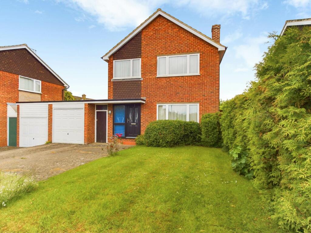 3 bedroom detached house for sale in Marriotts Lane, Haddenham, HP17
