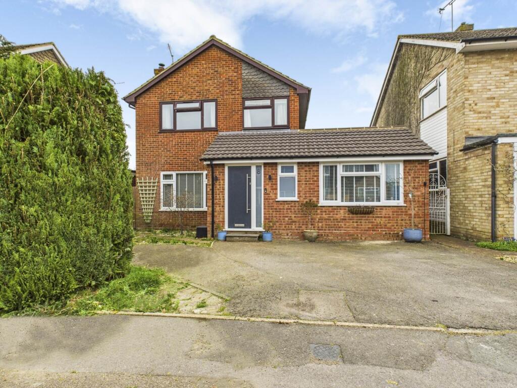 Main image of property: Dovecote Close, Haddenham