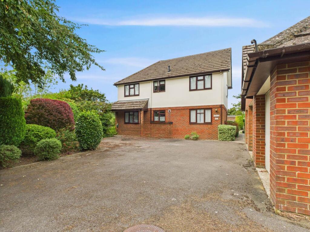 Main image of property: Station Court, 46 Station Road