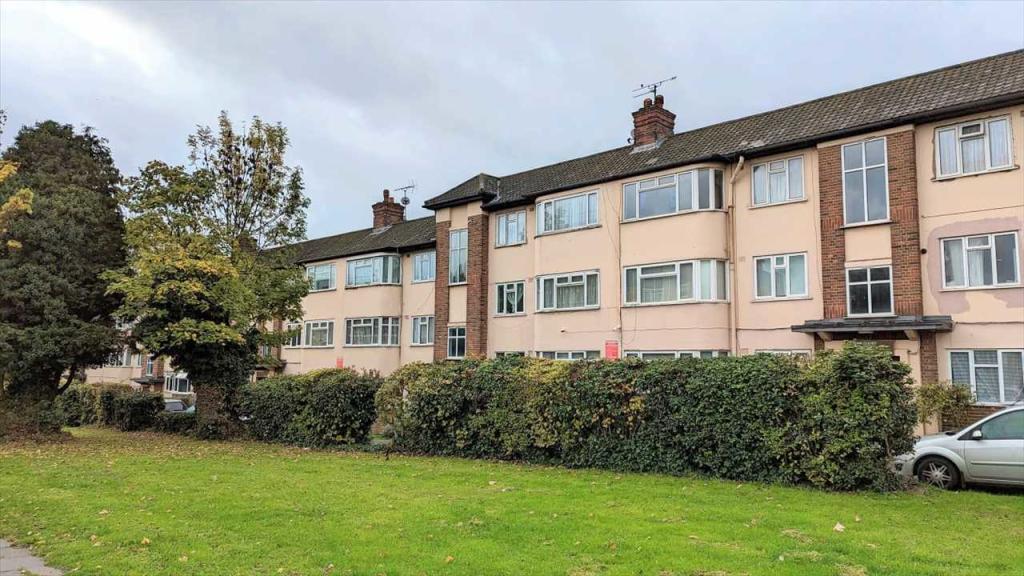 2 bedroom apartment for sale in Canons Court, Edgware, HA8