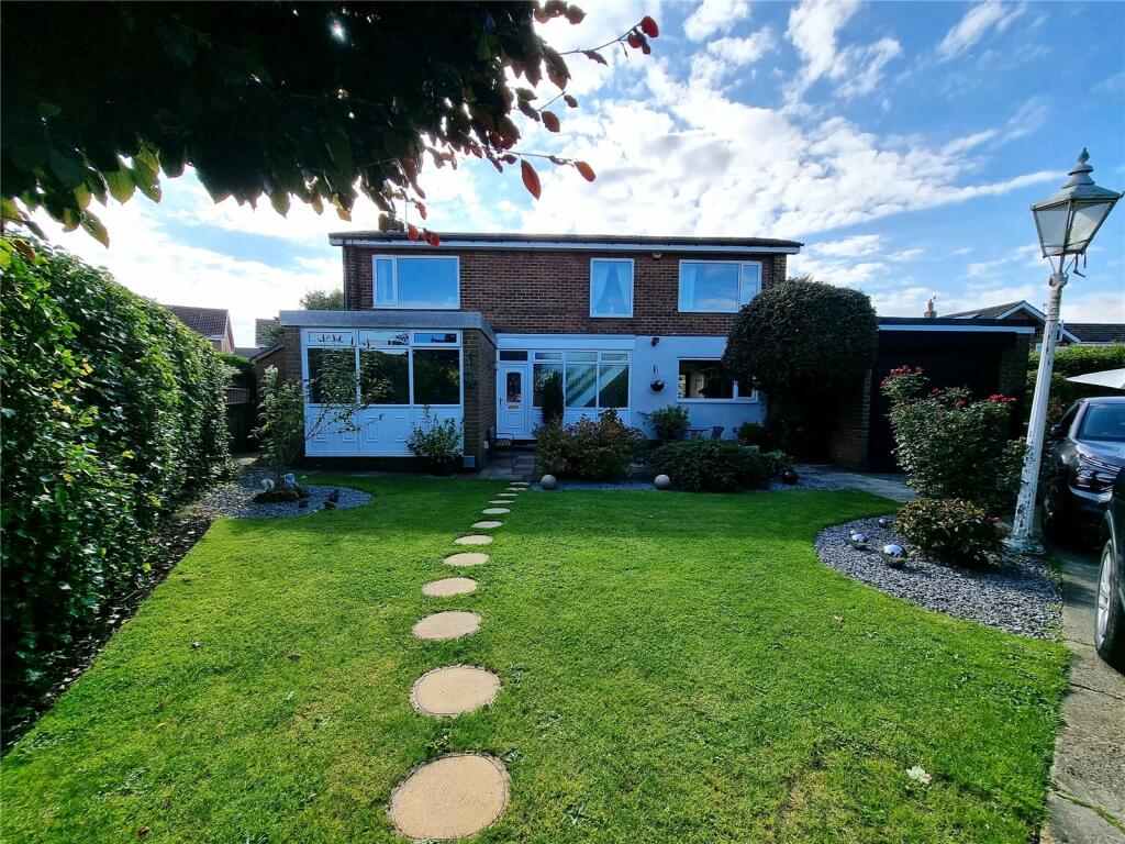 5 bedroom detached house for sale in Westmoor Close, Spennymoor, DL16